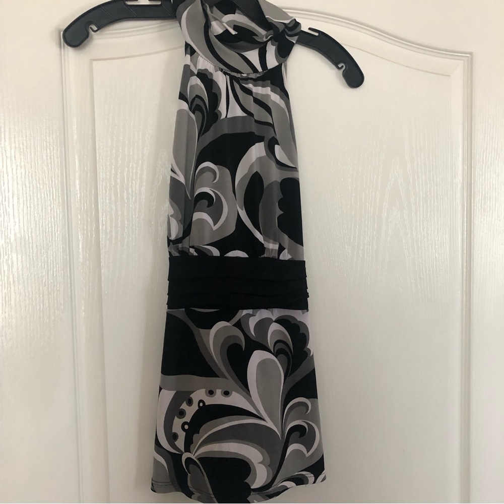 Women’s sleeveless blouse size M